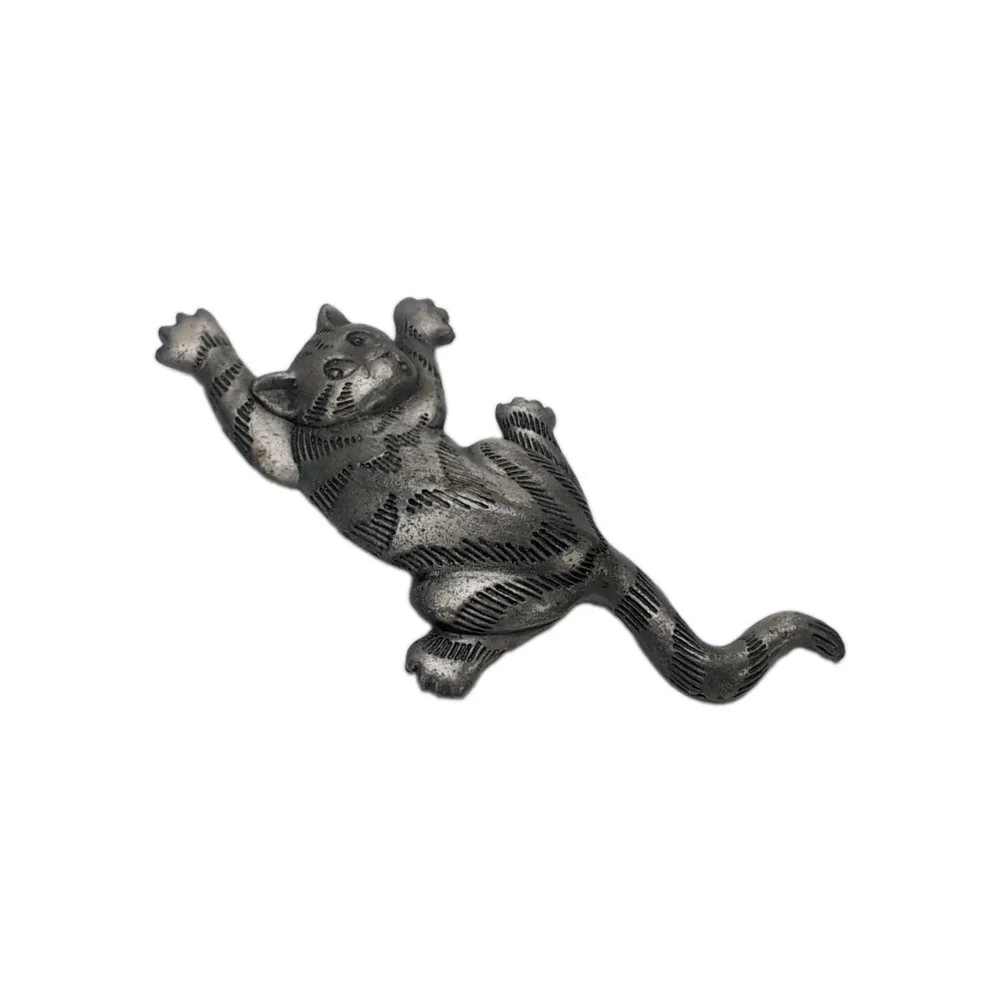 1988 JJ Vintage Silver Tone Surpriseed Climbing Cat Brooch Pin Figural Jewelry